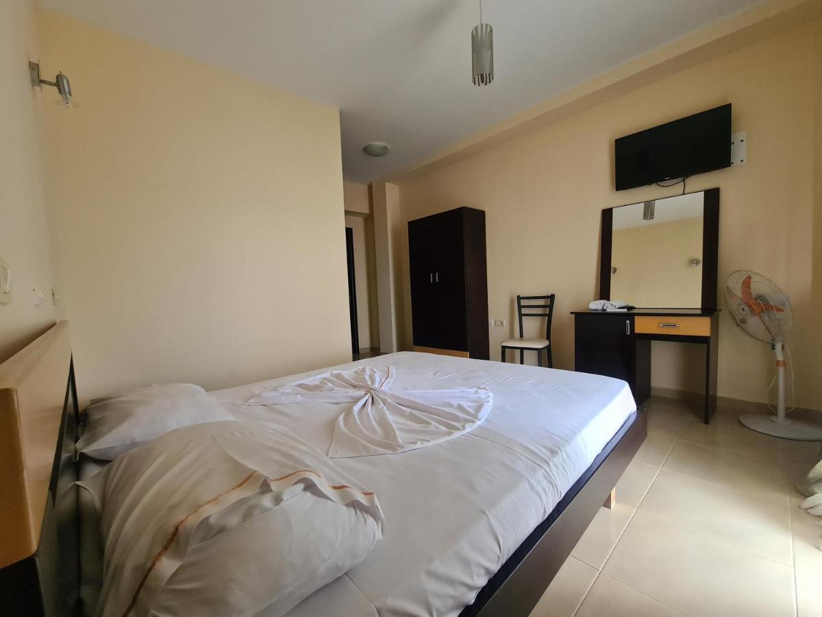 Hotel Kukesi Lini Exteriör bild