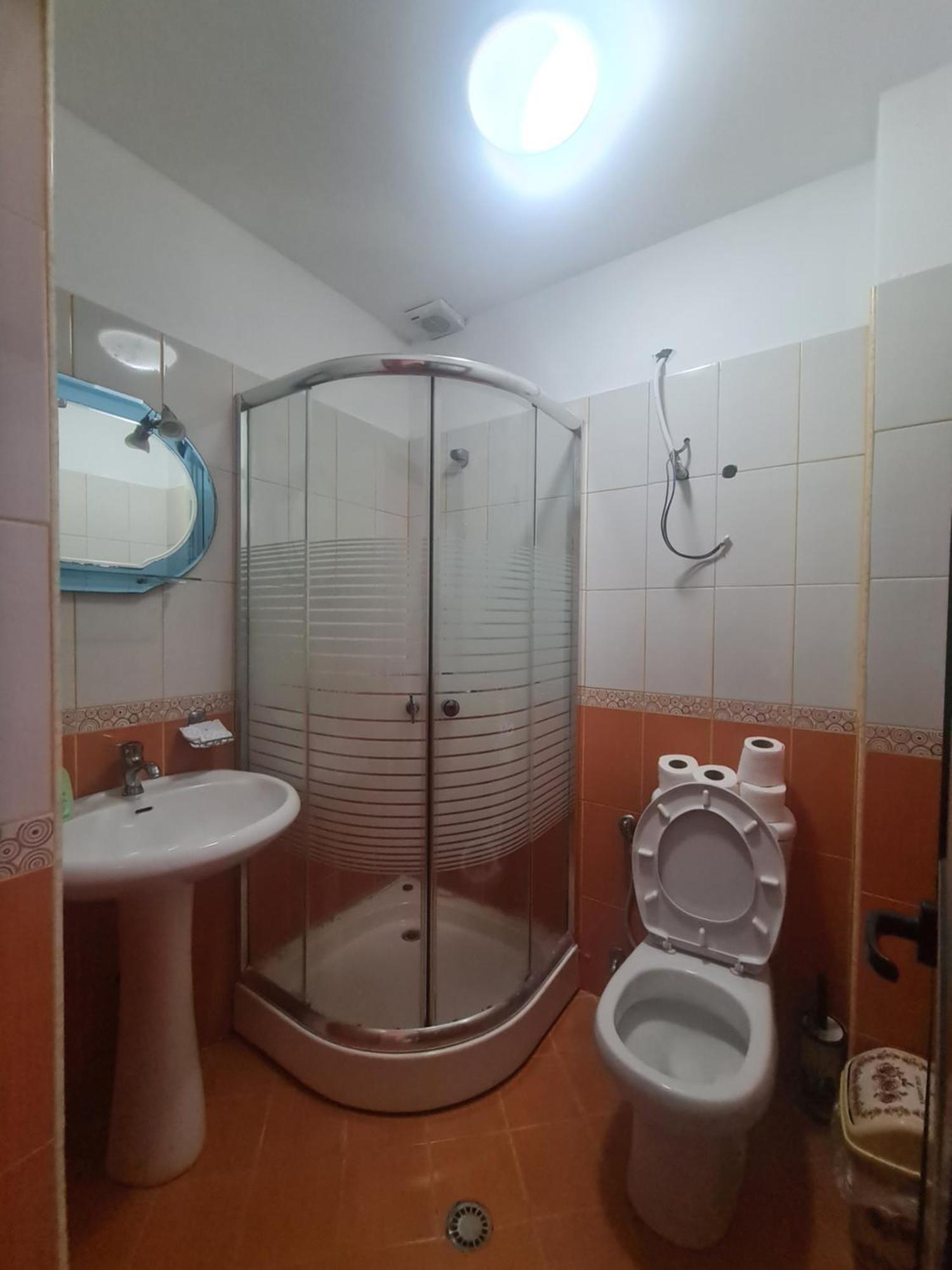 Hotel Kukesi Lini Exteriör bild