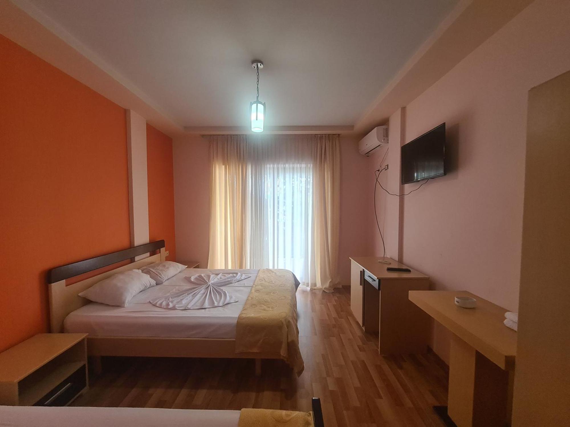 Hotel Kukesi Lini Exteriör bild