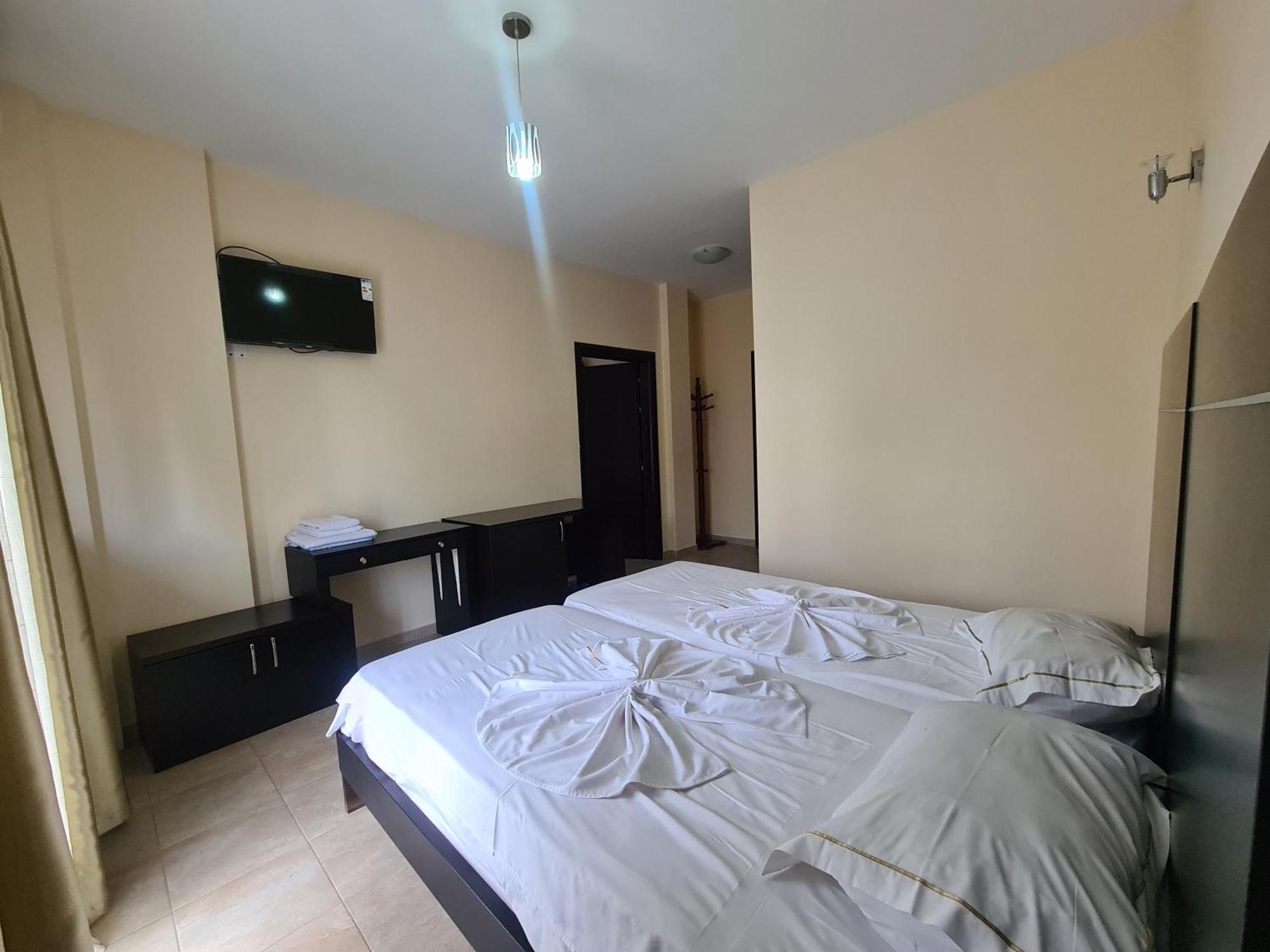 Hotel Kukesi Lini Exteriör bild